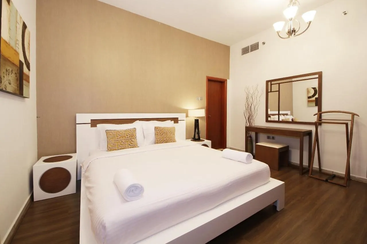 Private Rooms In 3 Bedroom Apartment Skynest Homes Marina Pinnacle Dubai United Arab Emirates