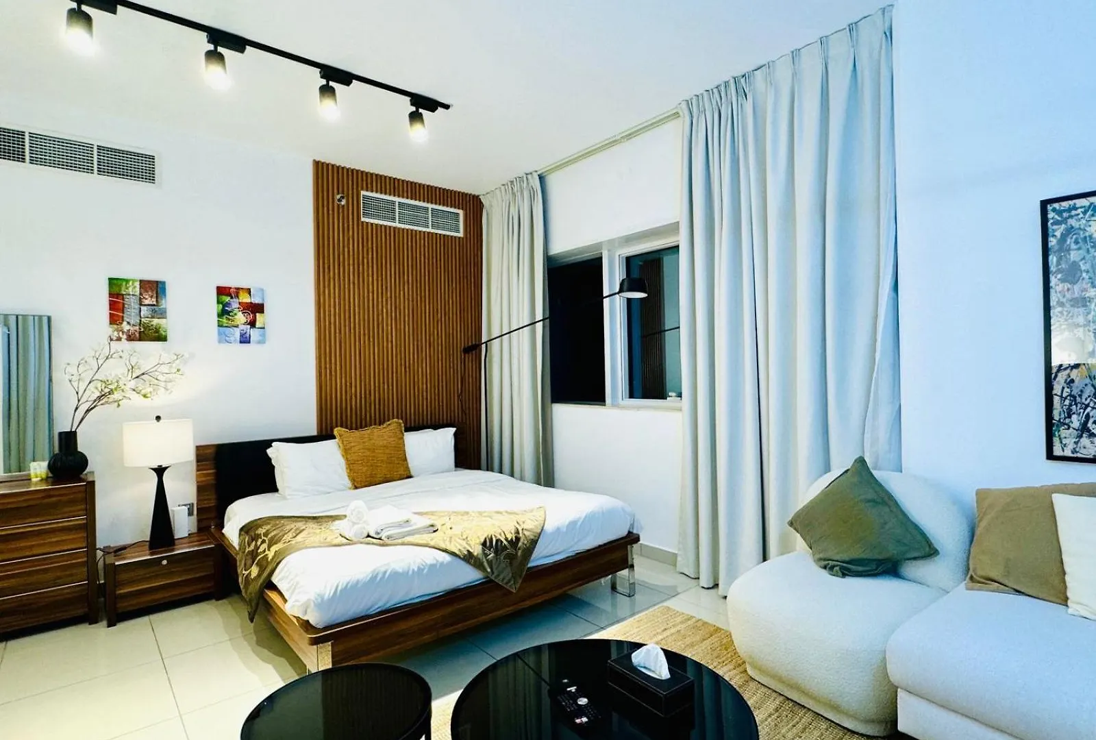 Private Rooms In 3 Bedroom Apartment Skynest Homes Marina Pinnacle Dubai 0*,  United Arab Emirates