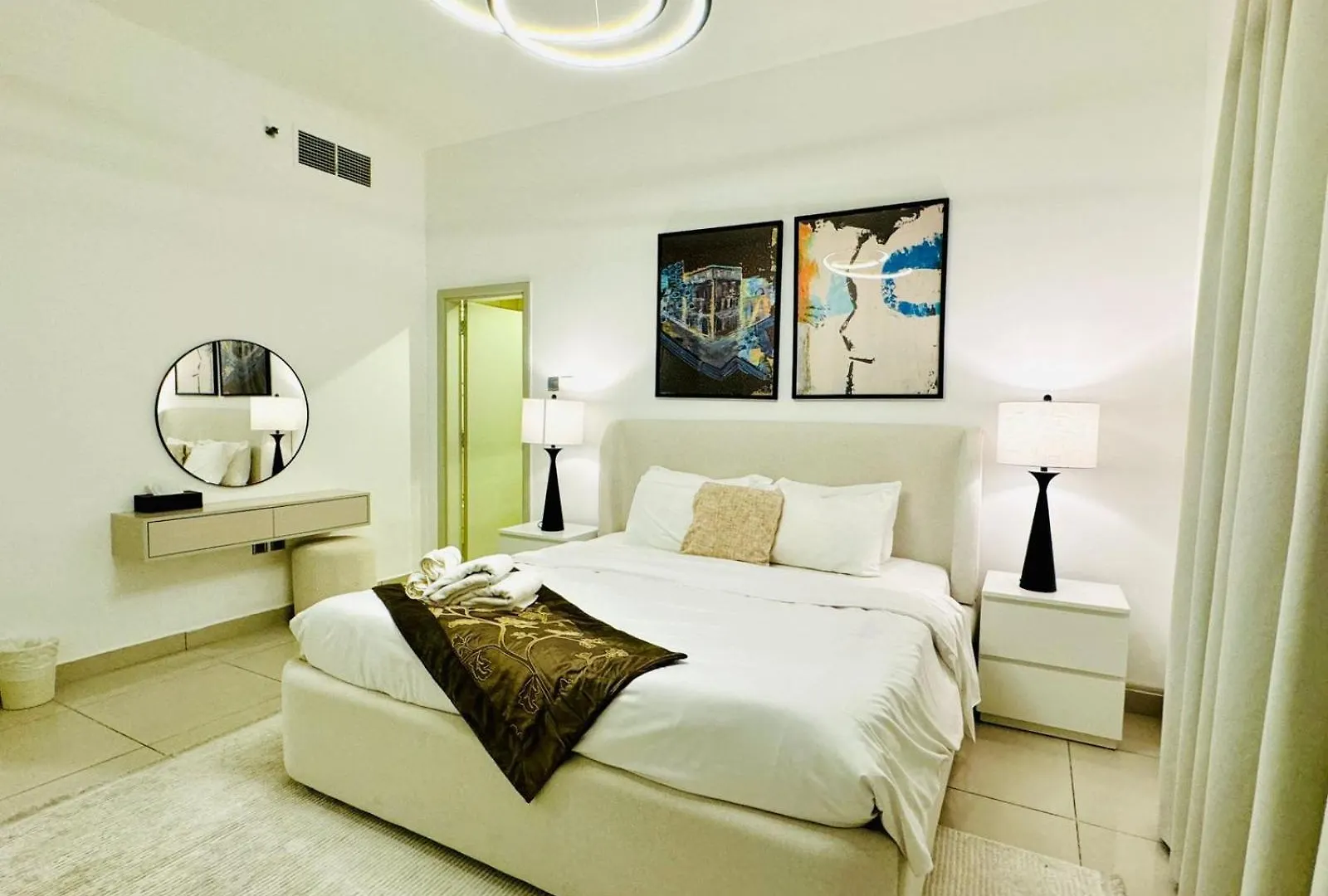 Guest house Private Rooms In 3 Bedroom Apartment Skynest Homes Marina Pinnacle Dubai United Arab Emirates