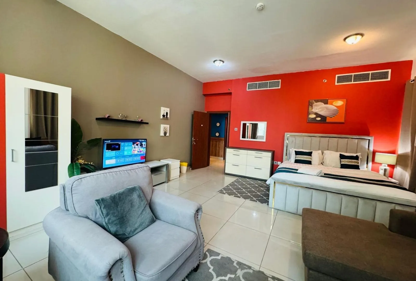 Private Rooms In 3 Bedroom Apartment Skynest Homes Marina Pinnacle Dubai