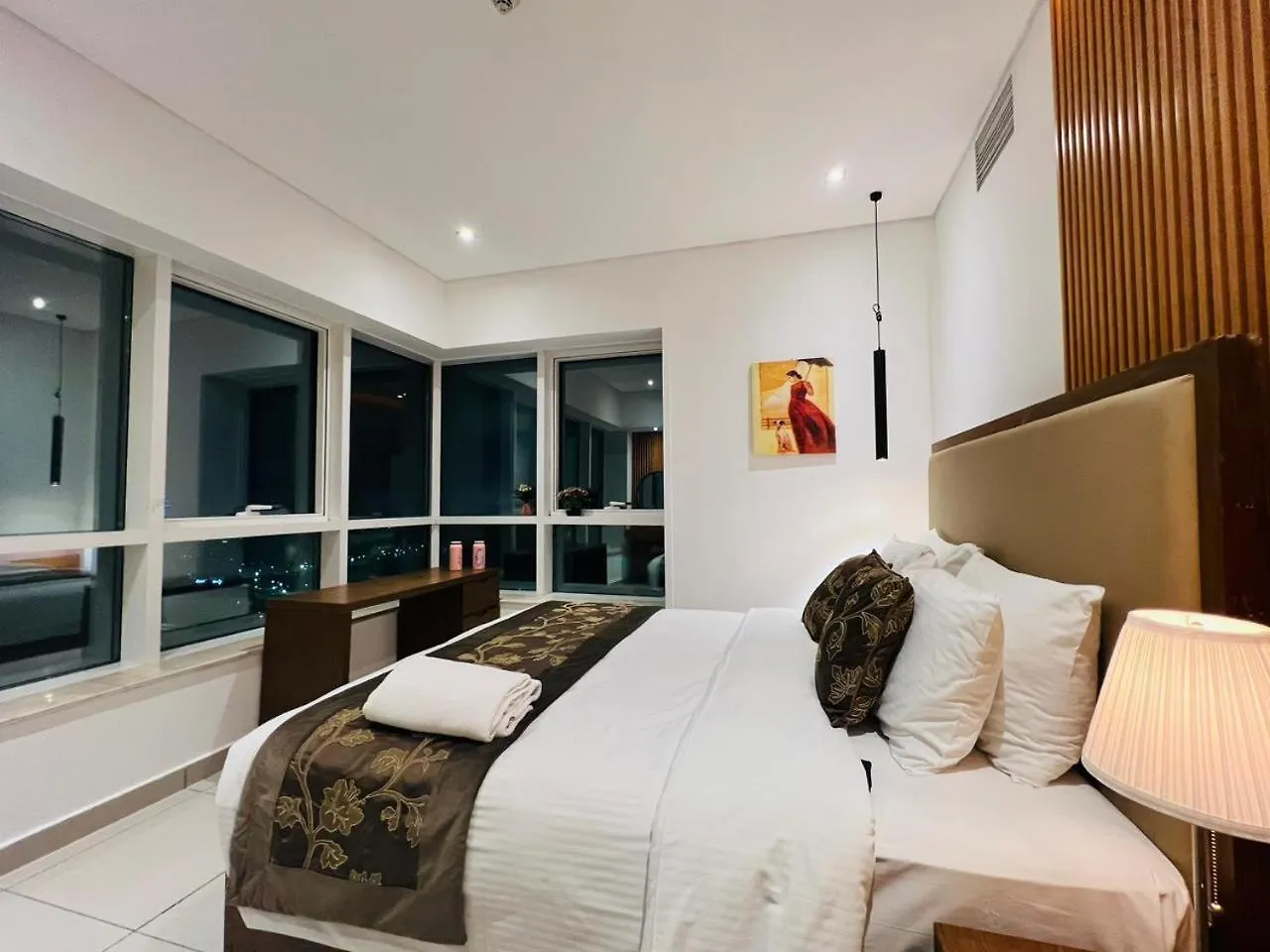 Private Rooms In 3 Bedroom Apartment Skynest Homes Marina Pinnacle Dubai Pensionat