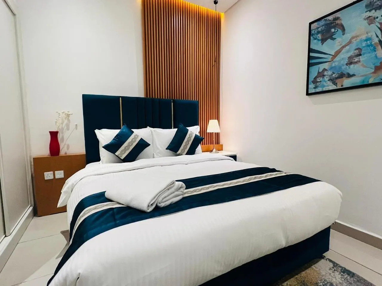 Private Rooms In 3 Bedroom Apartment Skynest Homes Marina Pinnacle Dubai